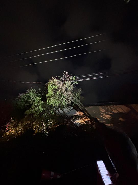 Foto 23 de 27 — Temporal volta a atingir Araraquara e provoca estragos em vários bairros; veja as fotos